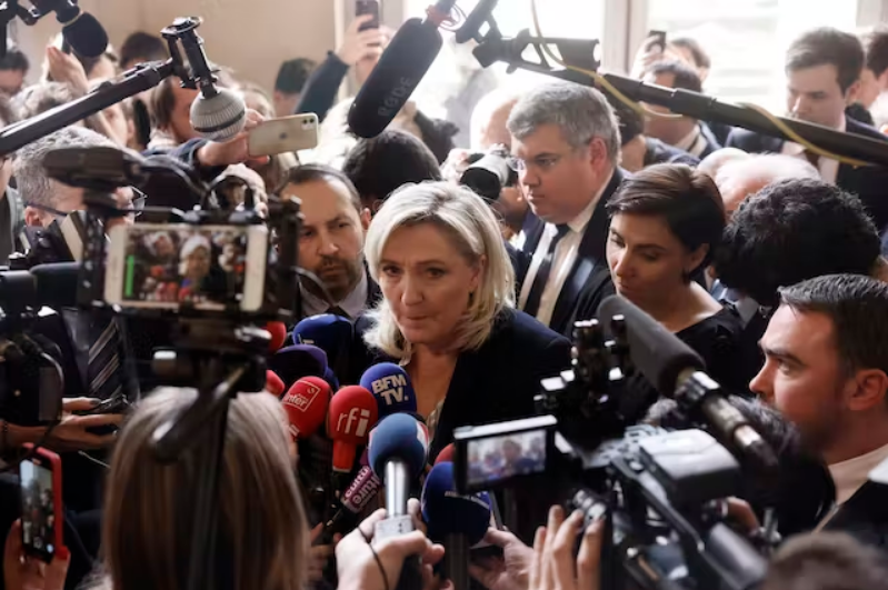 Thế giới - Lãnh đạo cực hữu Marine Le Pen cảnh báo Tổng thống Pháp Macron