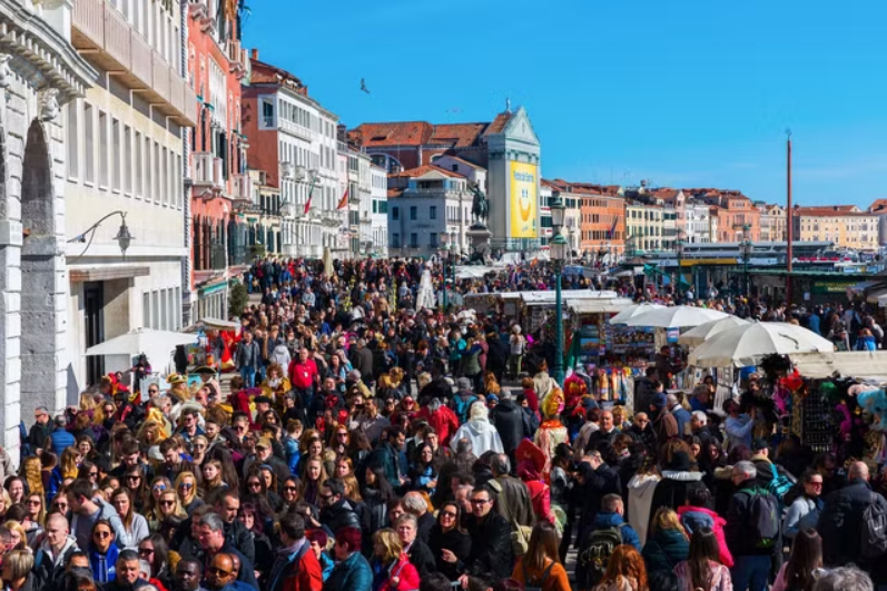 Thế giới - Thu phí vào thành phố du lịch: “Thiên đường” Venice cũng trầy trật