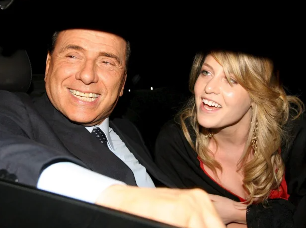 Thế giới - Cựu Thủ tướng Italy Silvio Berlusconi qua đời ở tuổi 86 (Hình 3).