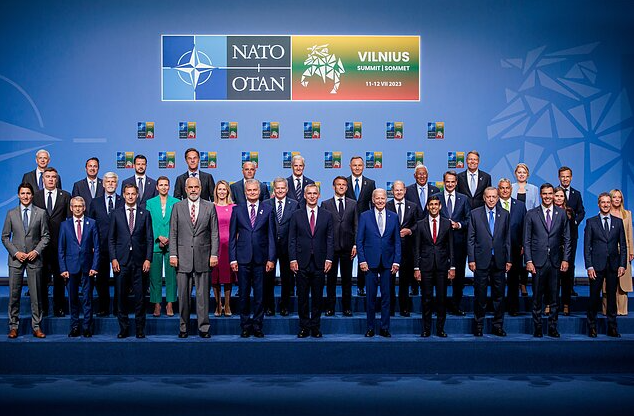 Thế giới - NATO giữ khoảng cách, Tổng thống Ukraine đưa thông điệp thẳng thừng (Hình 2).