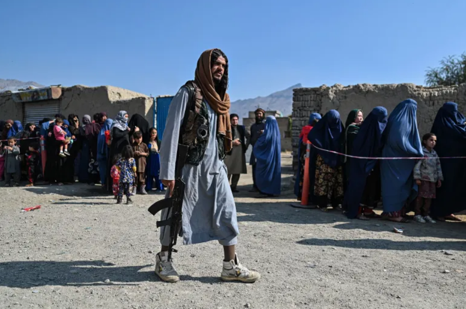 Thế giới - Một năm phụ nữ Afghanistan “biến mất” khỏi tầm nhìn công cộng