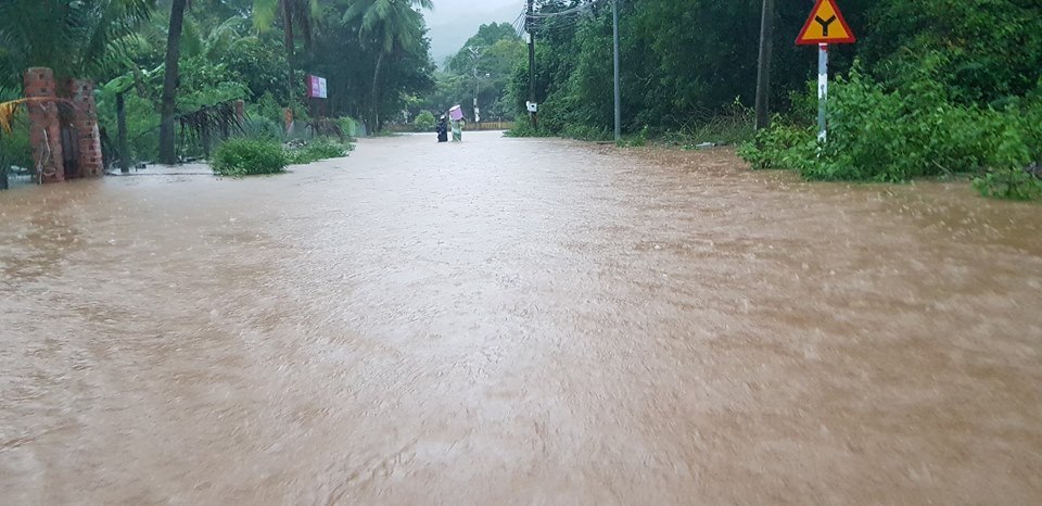 Tin nhanh - Côn Đảo mưa lớn, dân sơ tán khỏi vùng ngập (Hình 2).