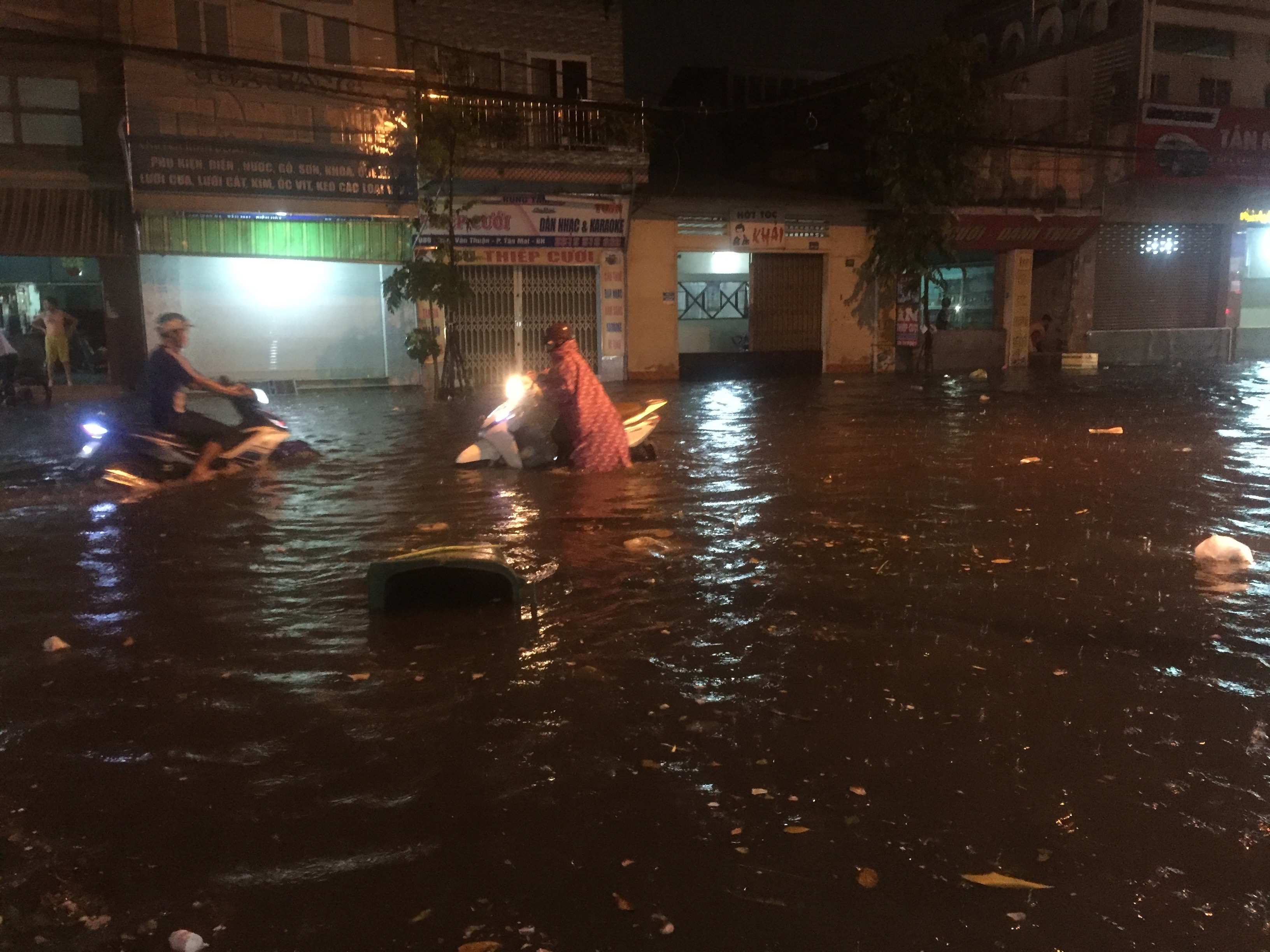 Tin nhanh - Đồng Nai: Nhiều tuyến đường ngập sâu sau cơn mưa lớn kéo dài (Hình 5).