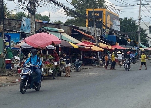 Hồ sơ điều tra - Ai “chống lưng” cho nhóm bảo kê của Loan “cá” lộng hành, khiến tiểu thương “ngậm đắng nuốt cay”? (Hình 4).