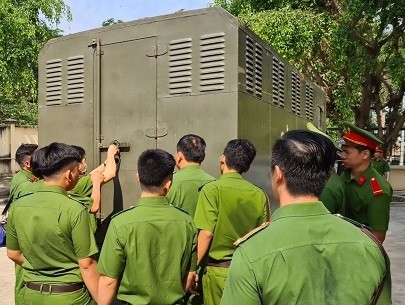 Hồ sơ điều tra - Giang 36 cùng đàn em lãnh án vì vây chặn xe công an (Hình 3).