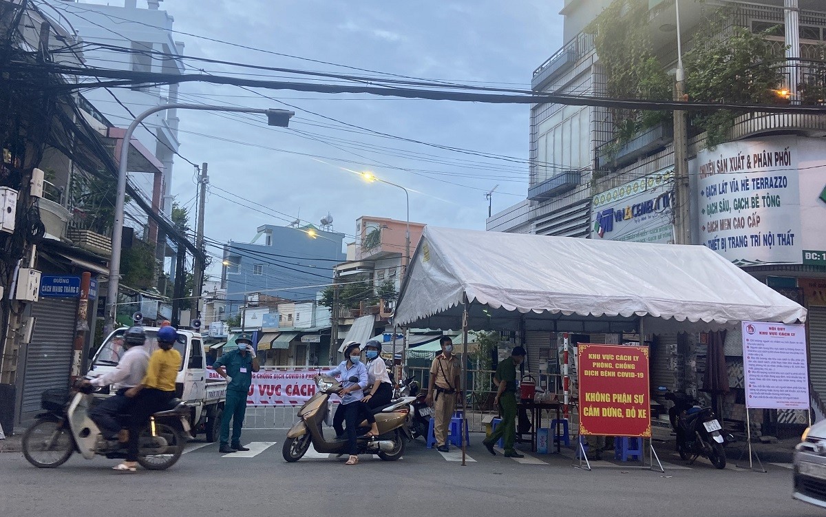 Tin nhanh - Chồng bệnh nhân số 595 ở Đồng Nai nghi nhiễm Covid-19 (Hình 2).