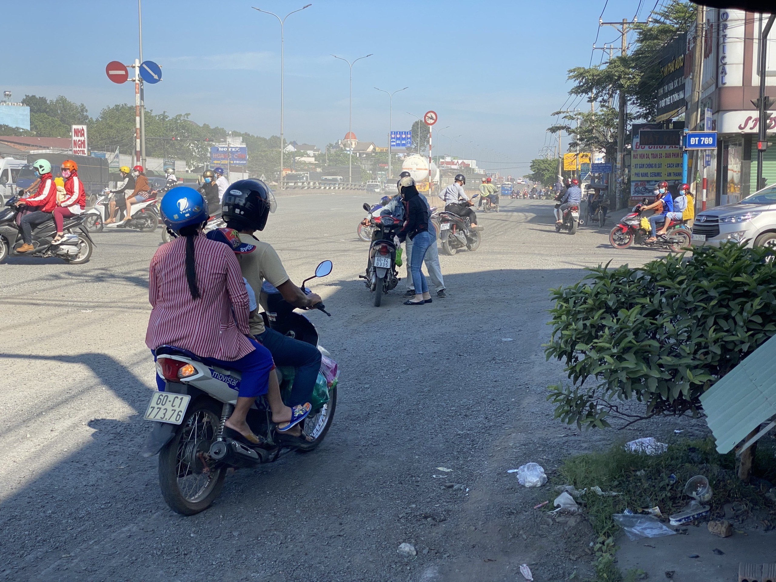 Tin nhanh - Đồng Nai: Ám ảnh cung đường thi công 'ì ạch', mất an toàn giao thông