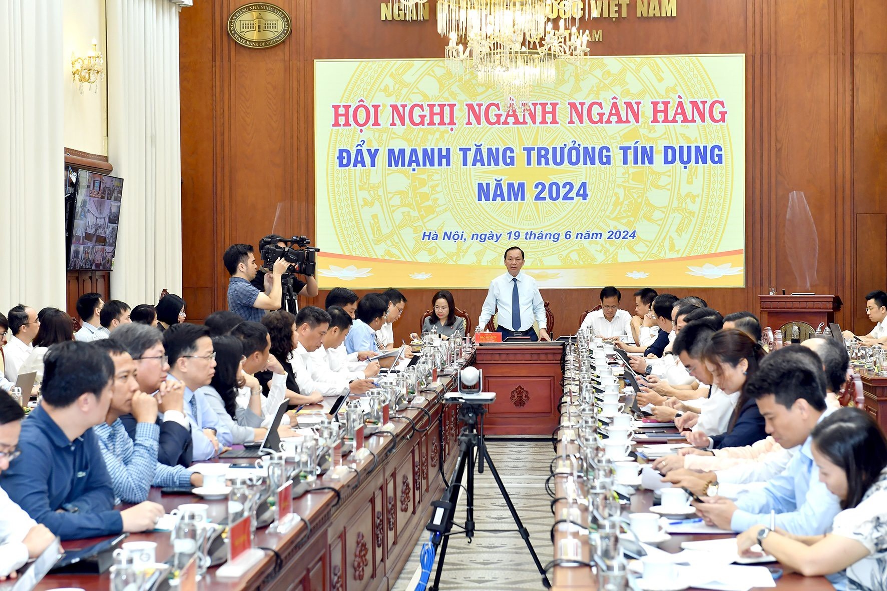 Tài chính - Ngân hàng - Tăng trưởng tín dụng tăng 3,79% so với cuối năm 2023 (Hình 2).