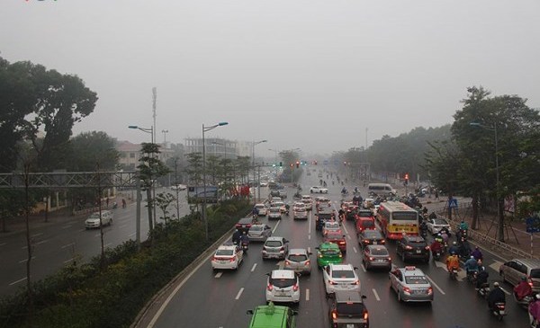 Xã hội - Chùm ảnh: Hà Nội chìm trong sương mù ngày 16/1 (Hình 4).