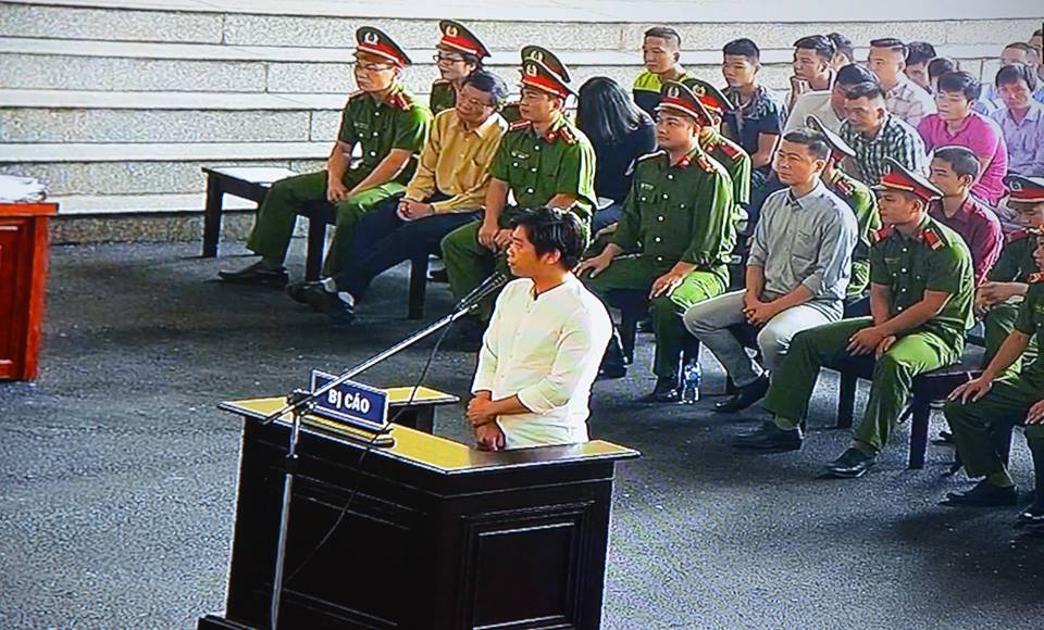 Hồ sơ điều tra - Xét xử ông Phan Văn Vĩnh: Từ 'Thần Bài” đến “Bán Nhà Chơi Rik'