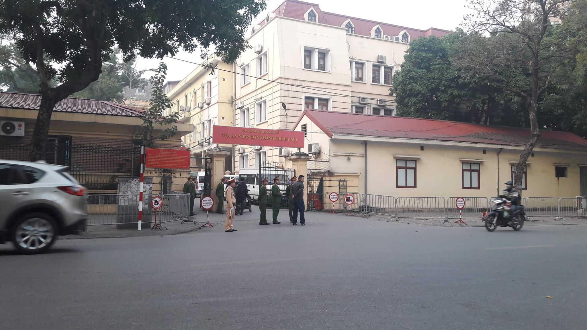 Hồ sơ điều tra - Hình ảnh đầu tiên của phiên xét xử Vũ 'nhôm” và 2 cựu Thứ trưởng bộ Công an
