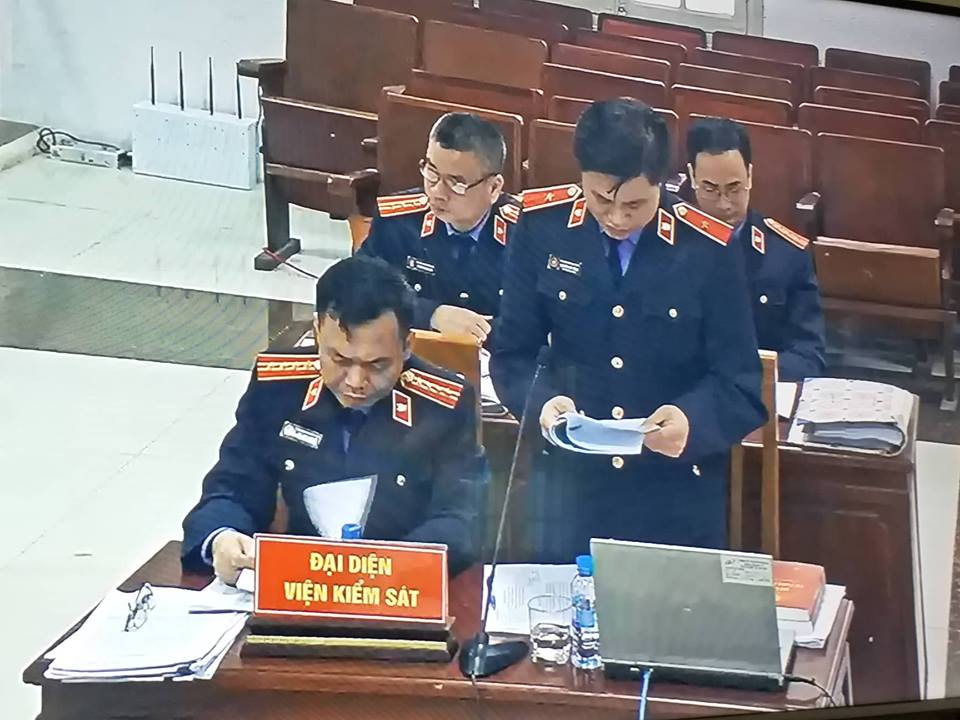 Hồ sơ điều tra - Hình ảnh đầu tiên của phiên xét xử Vũ 'nhôm” và 2 cựu Thứ trưởng bộ Công an (Hình 7).