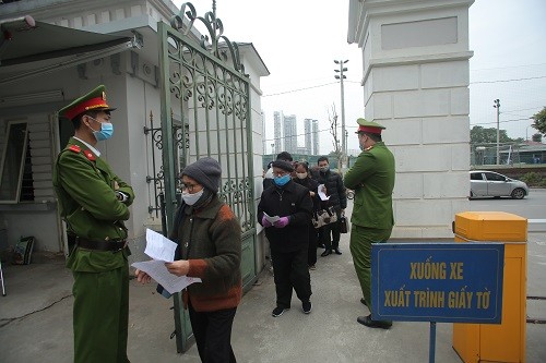 Hồ sơ điều tra - Hàng nghìn bị hại đội rét về Hà Nội tham dự phiên tòa xử Liên Kết Việt (Hình 5).