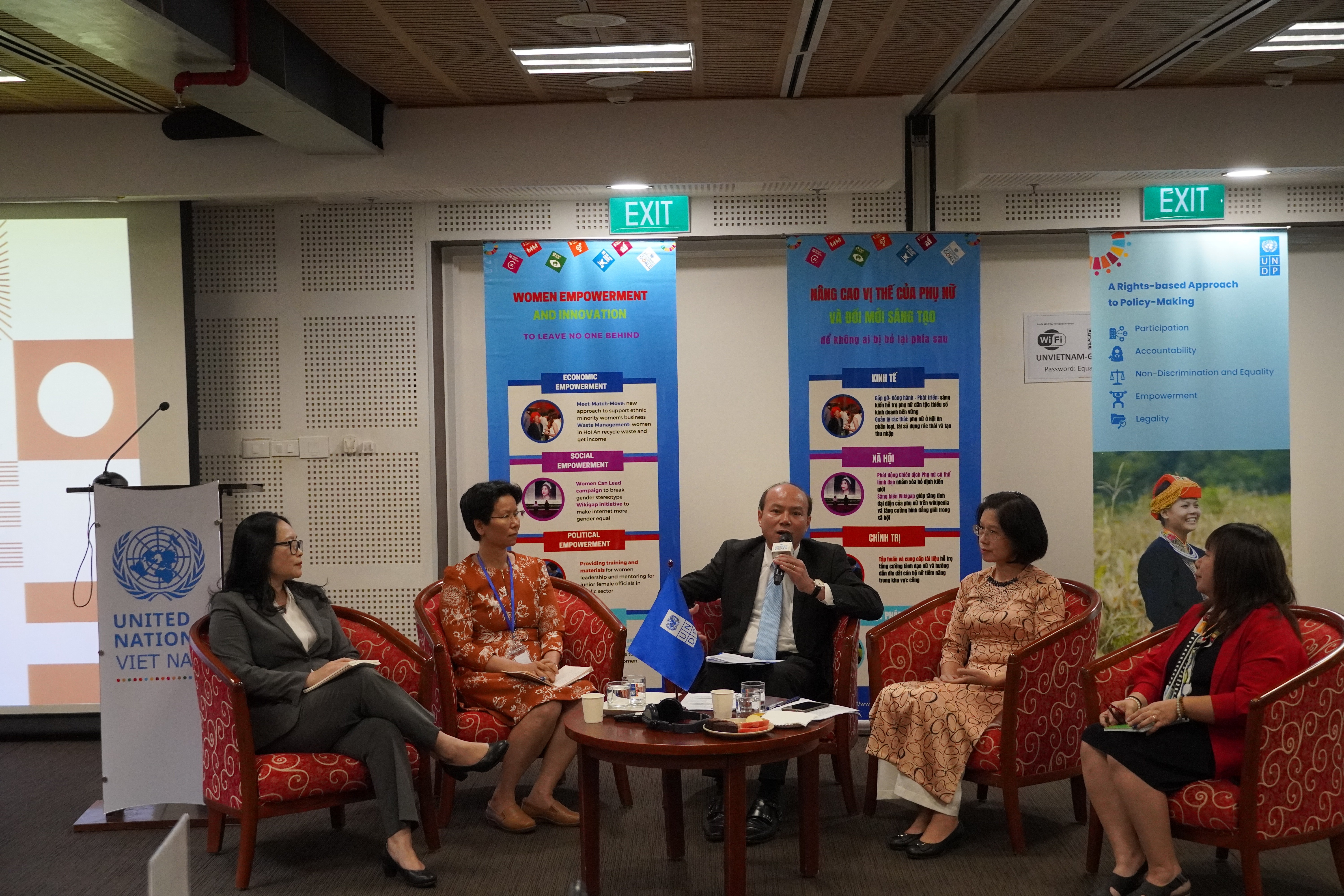 Đối thoại - UNDP: Việt Nam đạt được tiến bộ về tỉ lệ phụ nữ tham chính 