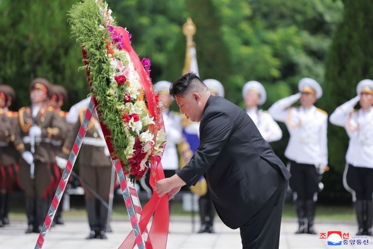 Thế giới - Ông Kim Jong Un gặp trưởng phái đoàn Nga, Trung Quốc tại Bình Nhưỡng (Hình 2).