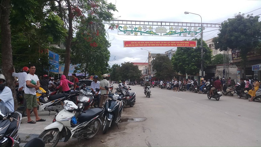 Thanh Hóa: Thí sinh thở phào sau khi kết thúc môn thi đầu tiên (Hình 2).