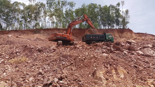 Môi trường - Hà Tĩnh: Doanh nghiệp khai thác đất trái phép núp bóng chương trình NTM