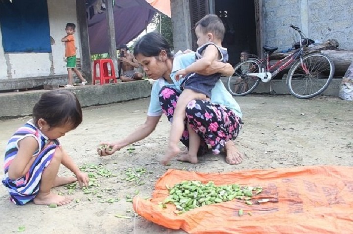 Gia đình - Cha mù lòa, mẹ phù chân voi, 2 con thơ sống trong đói khổ (Hình 2).