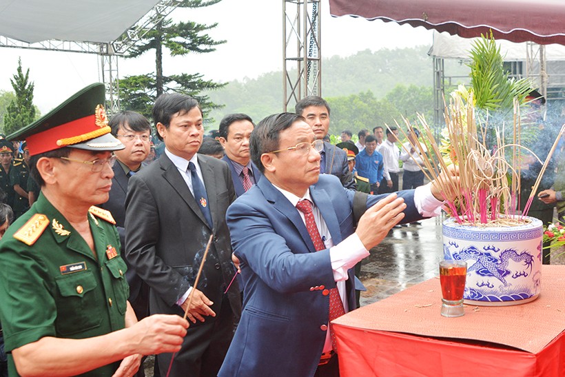 Tin nhanh - Đón các liệt sĩ anh dũng hy sinh tại Lào về với quê hương (Hình 2).