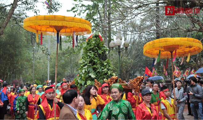 Tin nhanh - Tưng bừng hội Gióng Sóc Sơn, không còn lộn xộn tranh cướp “giò hoa tre” (Hình 6).