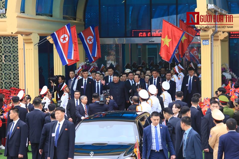 Tin nhanh - Hình ảnh đặc biệt của Nhà lãnh đạo Triều Tiên Kim Jong - un khi tới Việt Nam (Hình 2).