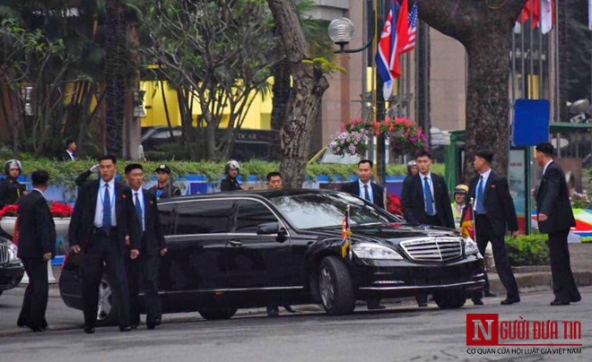 Tin nhanh - Hé lộ về những “lá chắn sống“ chạy theo xe bảo vệ nhà lãnh đạo Triều Tiên Kim Jong - un (Hình 7).