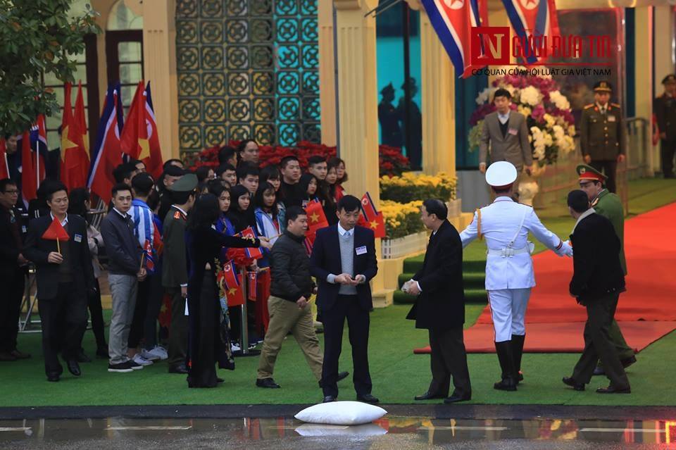 Tin nhanh - Ga Đồng Đăng rợp cờ, hoa chào đón Nhà lãnh đạo Triều Tiên Kim Jong-un (Hình 3).