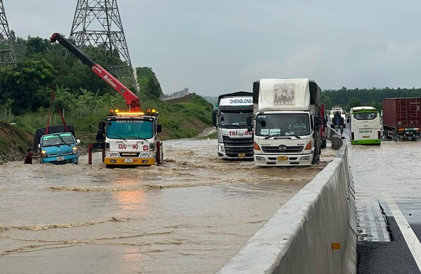 Chính sách - Xử lý triệt để tình trạng ngập tại cao tốc Phan Thiết - Dầu Giây