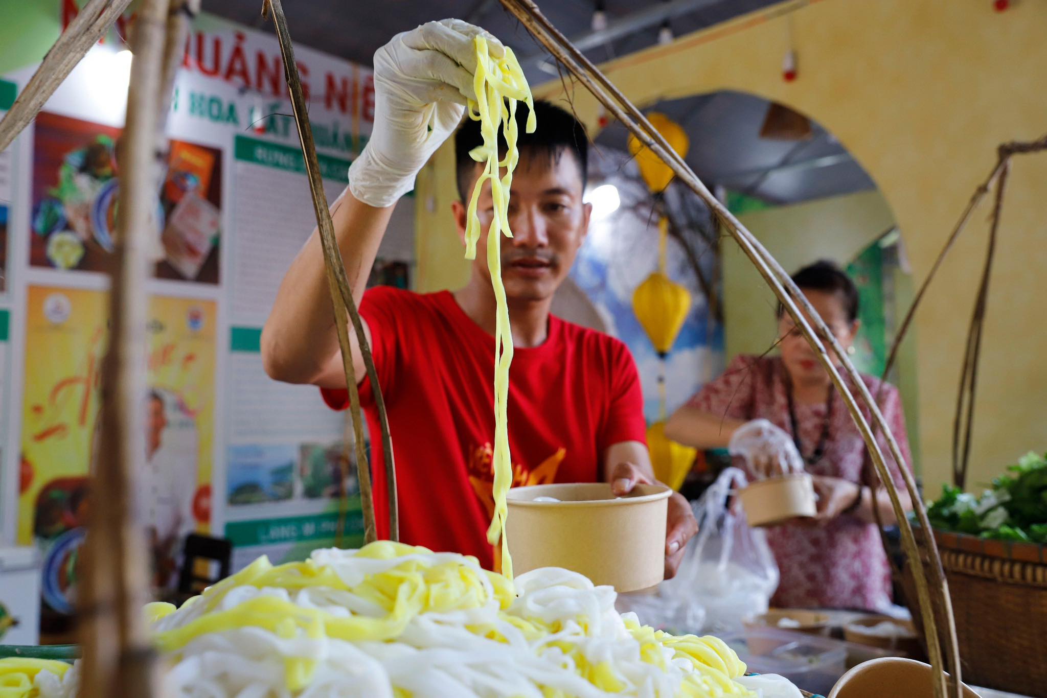 Văn hoá - Du khách đổ xô đi thưởng thức ẩm thực tại Festival Thu Hà Nội (Hình 10).