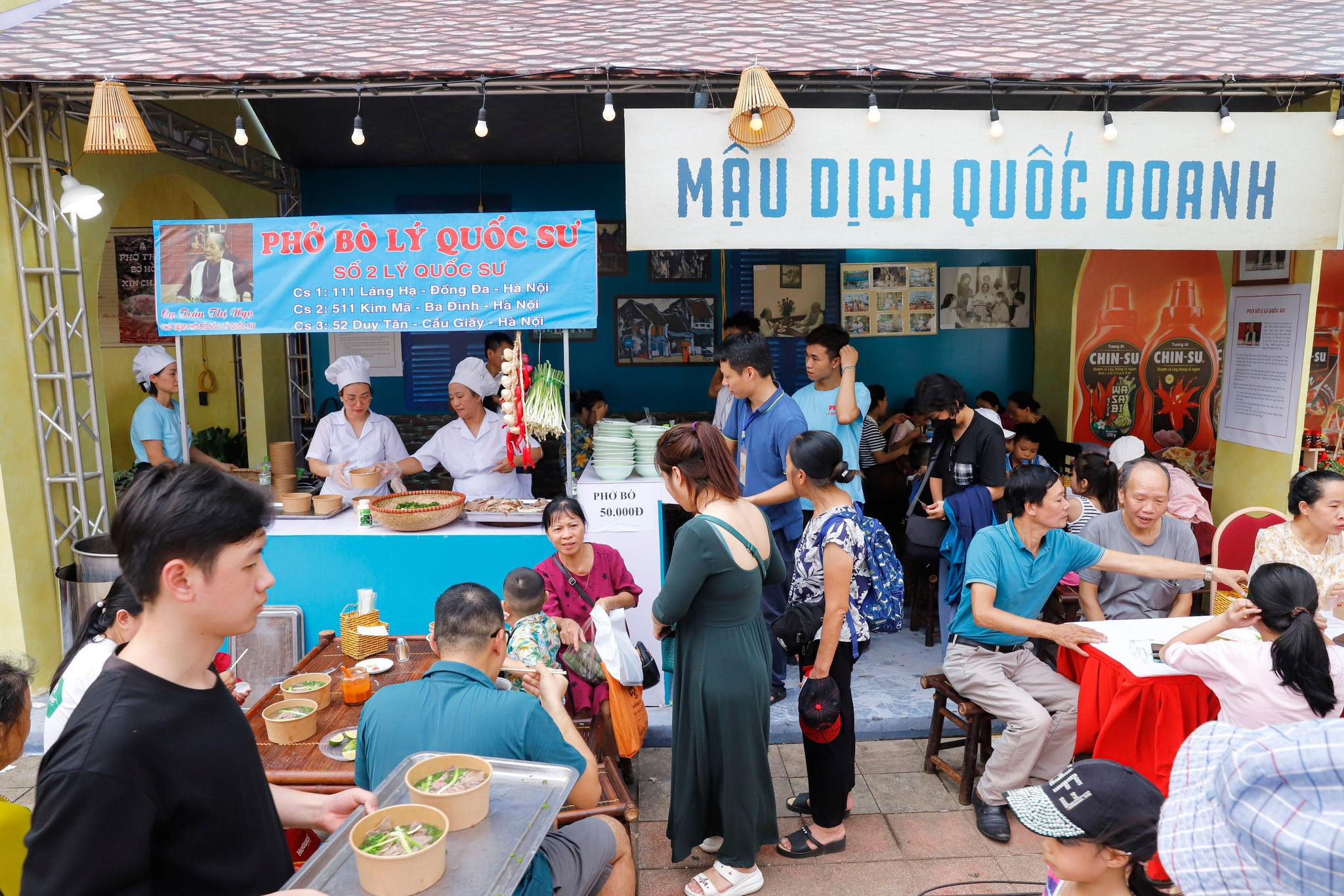 Văn hoá - Du khách đổ xô đi thưởng thức ẩm thực tại Festival Thu Hà Nội (Hình 2).