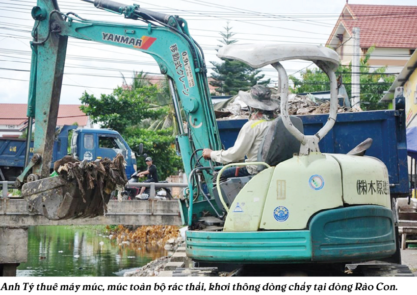 Chuyện người đàn ông bôn ba xứ người trở về làng quê đi… nhặt rác