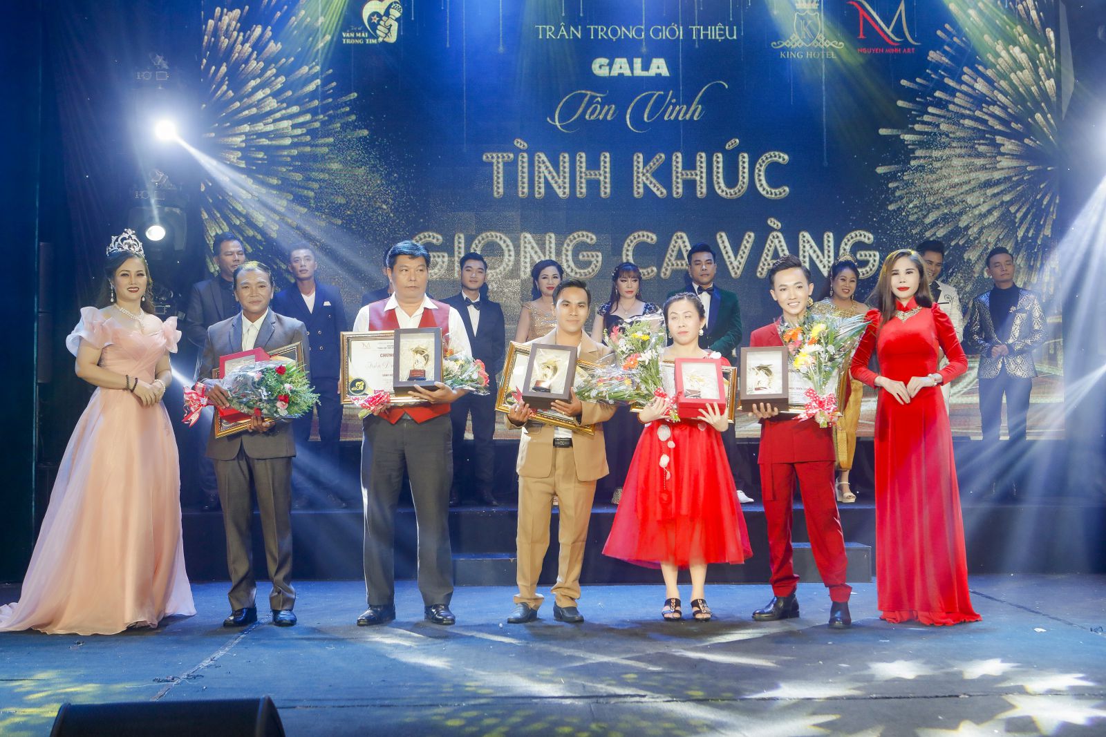 Xã hội - Đêm gala 'Tôn vinh Tình khúc Giọng Ca Vàng' sống lại niềm đam mê (Hình 11).