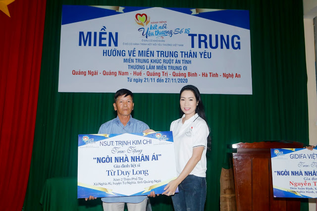 Xã hội - NSƯT Trịnh Kim Chi có mặt tại miền Trung để giúp đỡ người dân vùng lũ (Hình 4).