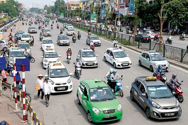 Xã hội - 'Mặc đồng phục' cho taxi lợi cả doanh nghiệp và hành khách?