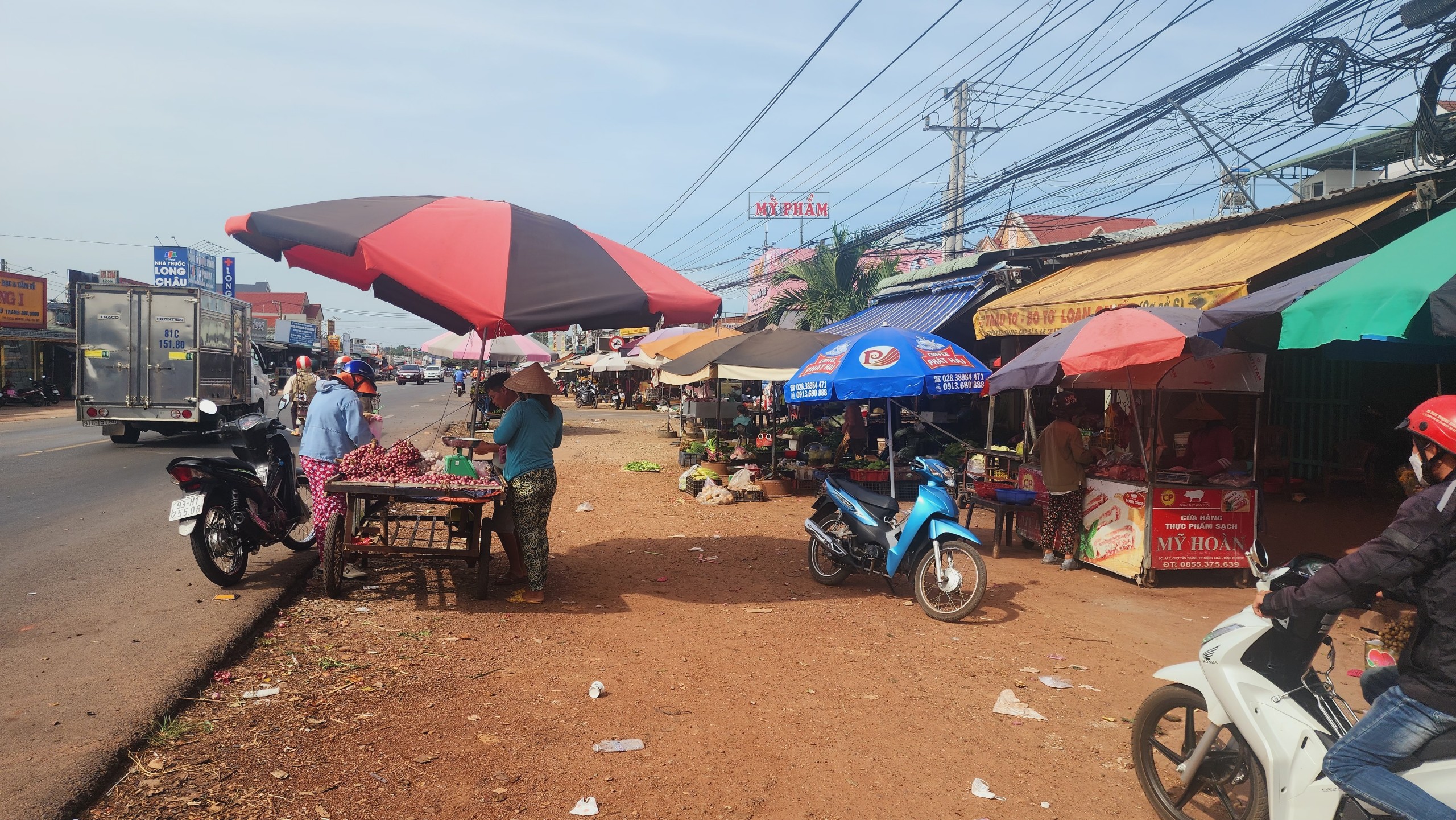 Dân sinh - Bình Phước: Chi 6 tỷ xây chợ, khánh thành 1 năm vẫn bỏ hoang (Hình 4).