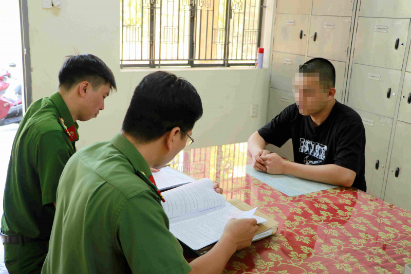 An ninh - Hình sự - Bình Phước: Triệt phá đường dây mua bán thông tin tài khoản ngân hàng (Hình 2).