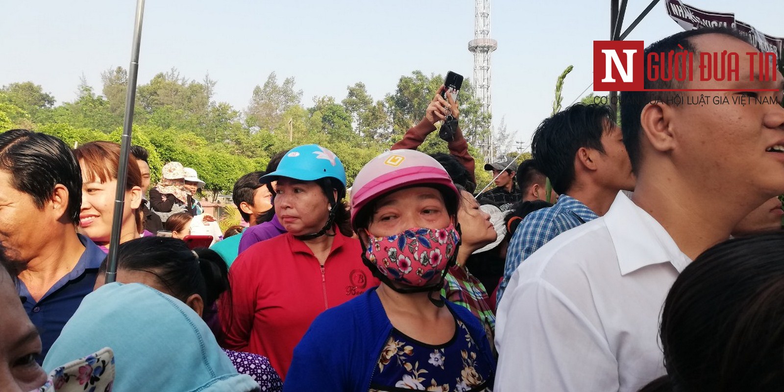 Tin nhanh - Dòng người đông nghẹt tiễn đưa linh cữu nghệ sĩ Anh Vũ về cõi vĩnh hằng (Hình 6).