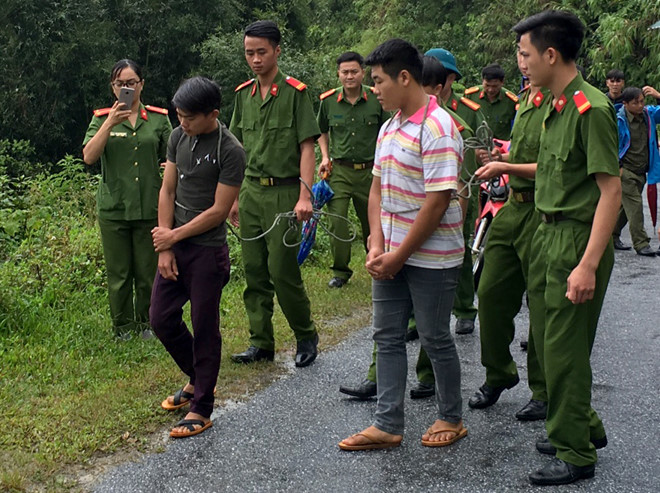 Pháp luật - Lào Cai: Khởi tố 2 đối tượng hiếp dâm thiếu nữ 15 tuổi