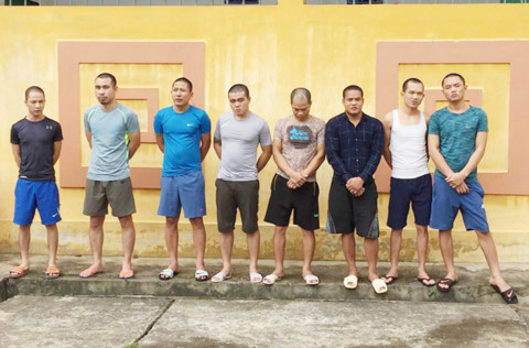 Ph&aacute;p luật - Lạng Sơn: Bắt 23 đối tượng d&ugrave;ng hung kh&iacute; v&agrave; s&uacute;ng hỗn chiến nhau giữa phố