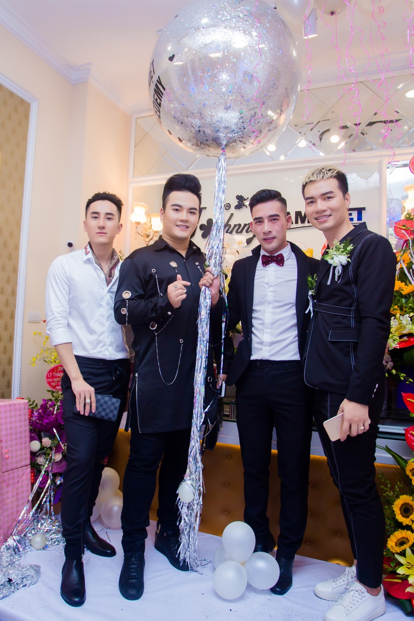 Truyền thông - Tưng bừng khai trương Học viện Đào tạo Thẩm mỹ Johnny Nam Kiệt (Hình 3).