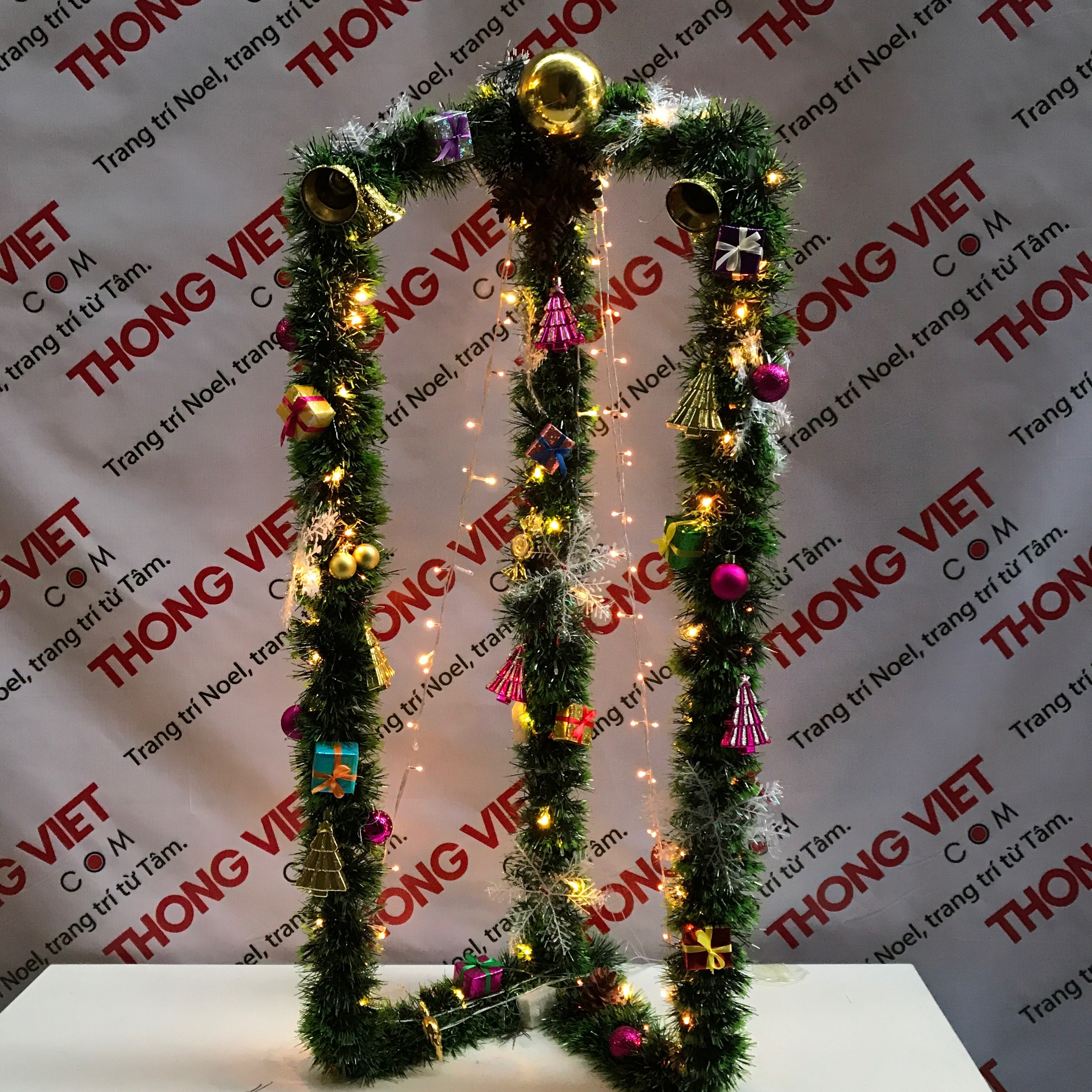 Truyền thông - Đón Noel với cây thông lắp ráp “siêu độc” chỉ có giá vài chục nghìn (Hình 5).