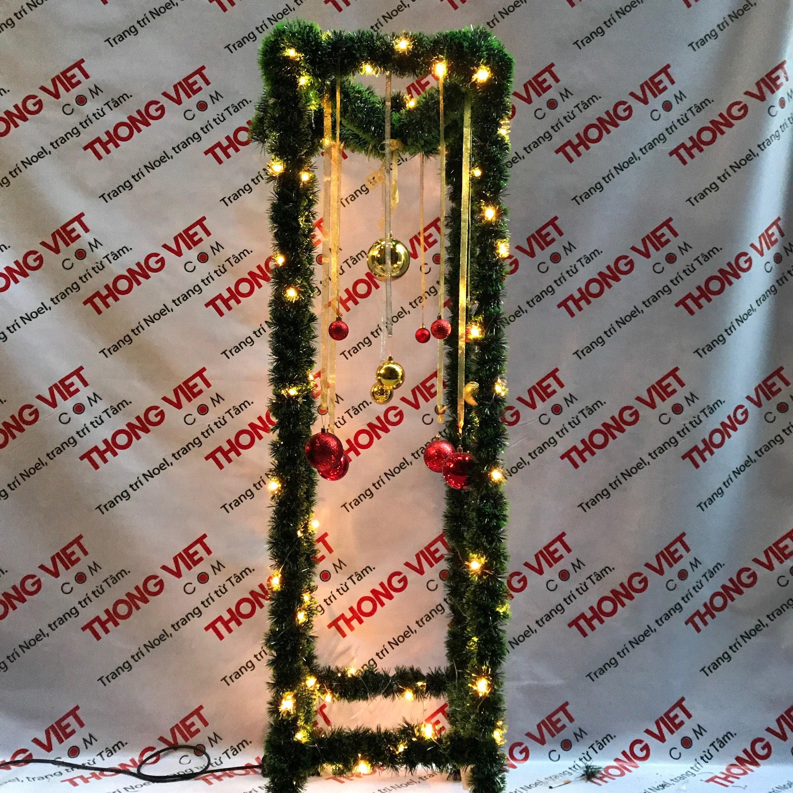 Truyền thông - Đón Noel với cây thông lắp ráp “siêu độc” chỉ có giá vài chục nghìn (Hình 4).