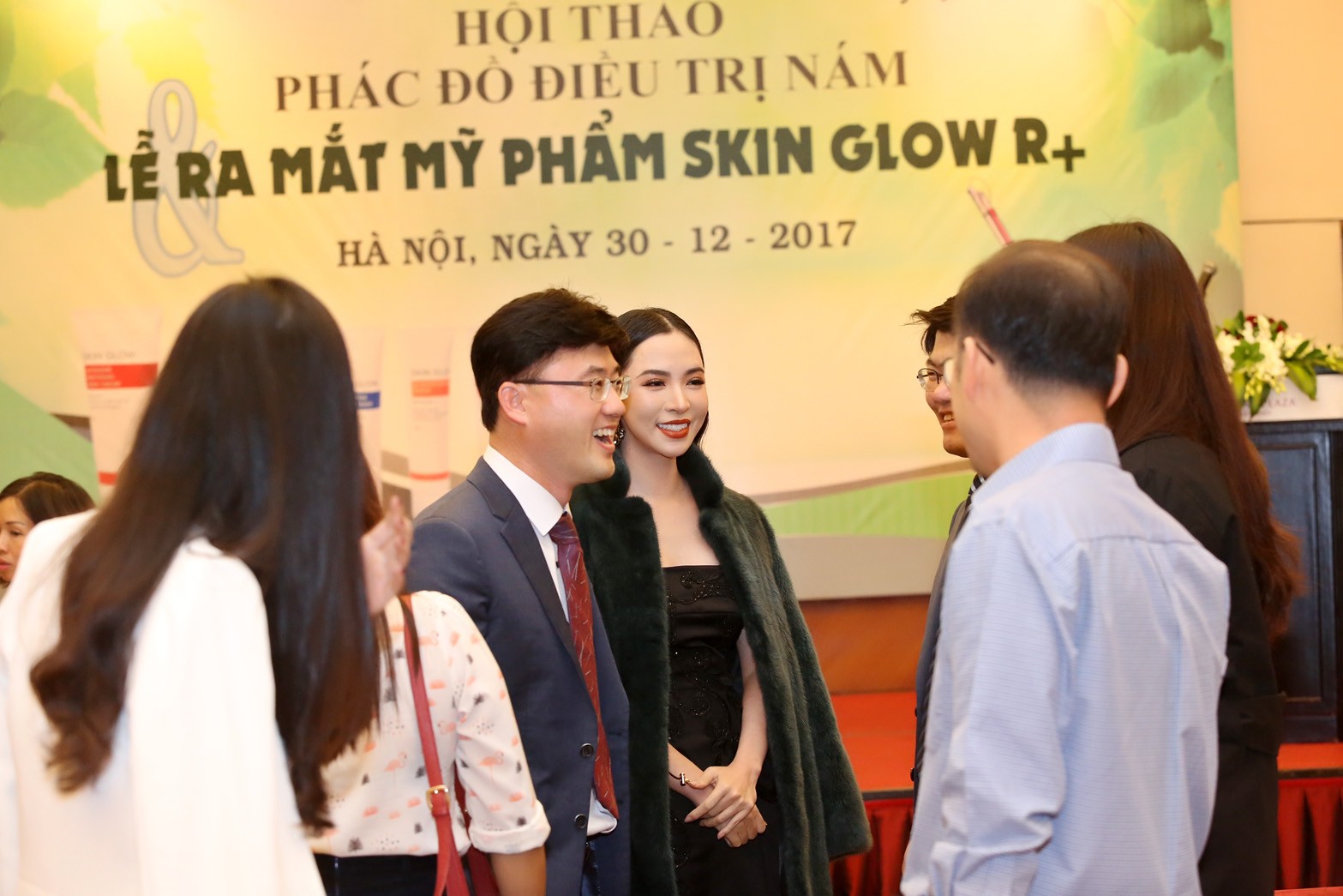 Cần biết - Á hoàng Nguyễn Nhung: Từ chuyên gia làm đẹp tới đại sứ thương hiệu Skin Glow
