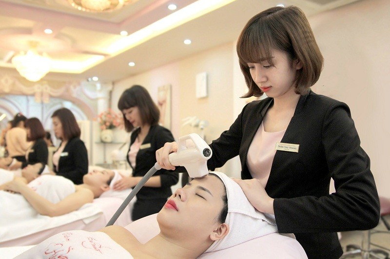 Đẹp kiêu sa với làn da không tì vết