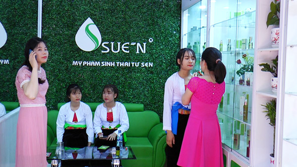 Khai trương showroom Sue'N Hoà Bình (Hình 5).