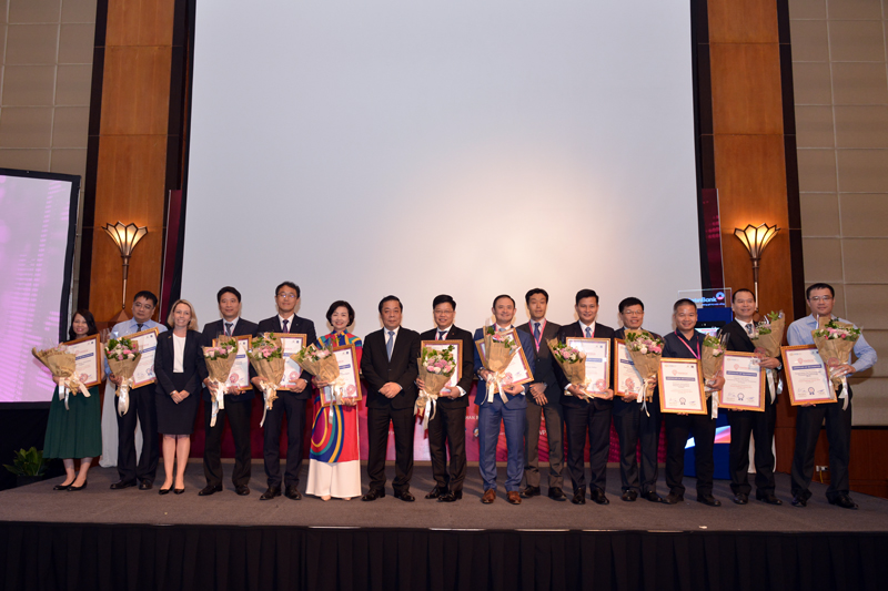 TPBank song hành cùng Instant.vn giành giải thưởng Best Young Local Fintech Award tại FCV (Hình 2).