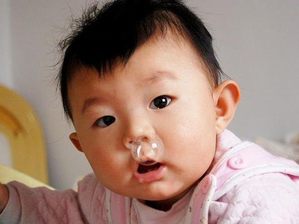 Trẻ 7 tháng tuổi biếng ăn mẹ phải làm sao? (Hình 2).