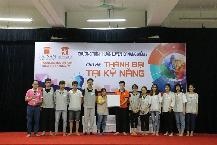 Khoa Quản trị kinh doanh – Trường Đại học Đại Nam tổ chức Trại huấn luyện kỹ năng mềm cho sinh viên (Hình 22).