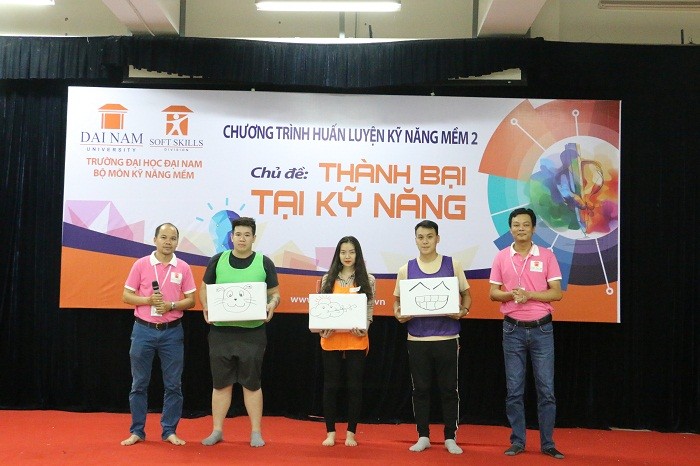 Khoa Quản trị kinh doanh – Trường Đại học Đại Nam tổ chức Trại huấn luyện kỹ năng mềm cho sinh viên (Hình 24).