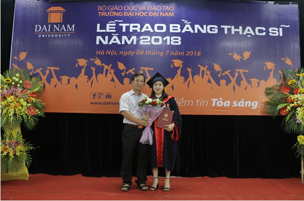 Đại học Đại Nam đã tổ chức long trọng buổi lễ trao bằng Thạc sĩ (Hình 13).